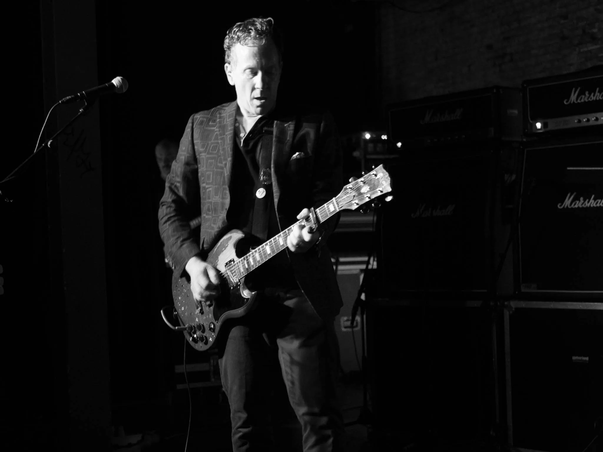 Buffalo Tom play Muziekgieterij Maastricht plus interview